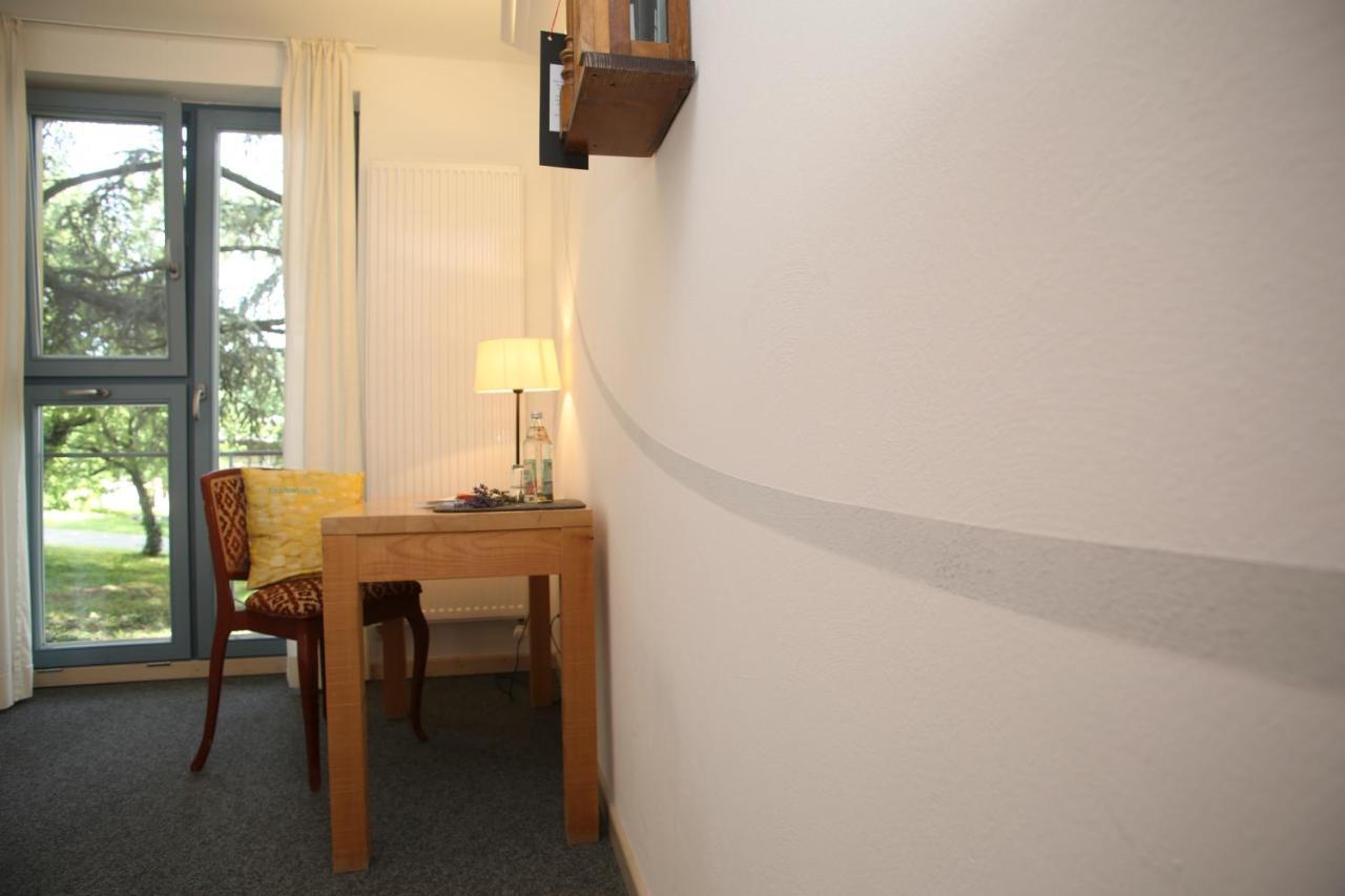 Alanus Gastehaus Hotel Alfter Esterno foto