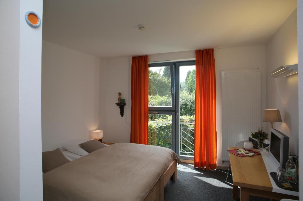 Alanus Gastehaus Hotel Alfter Esterno foto
